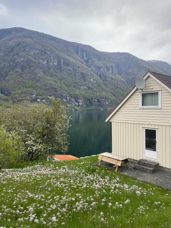 Aurland Feriehus Екстериор снимка