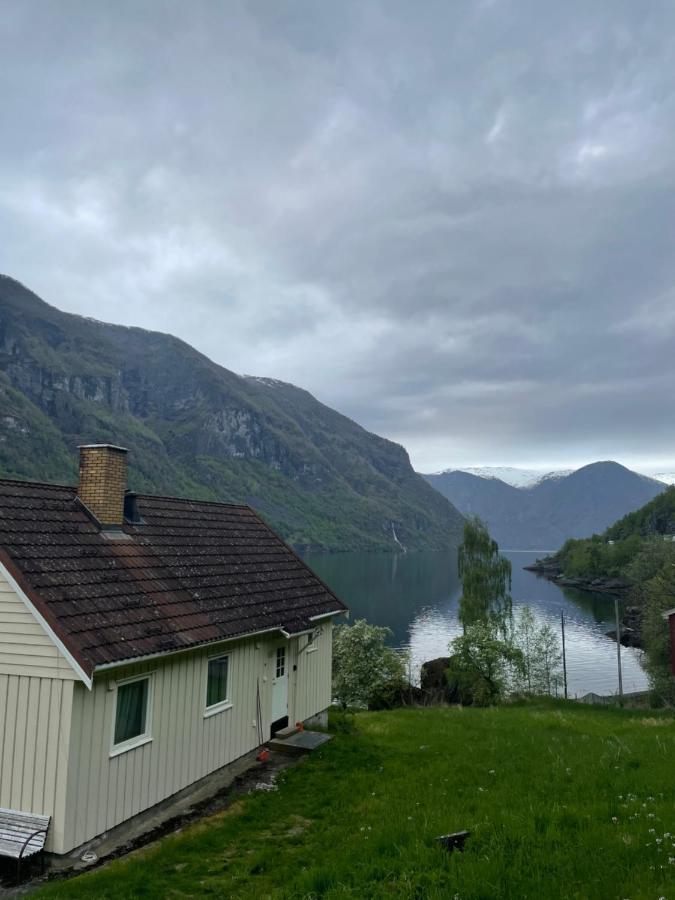 Aurland Feriehus Екстериор снимка