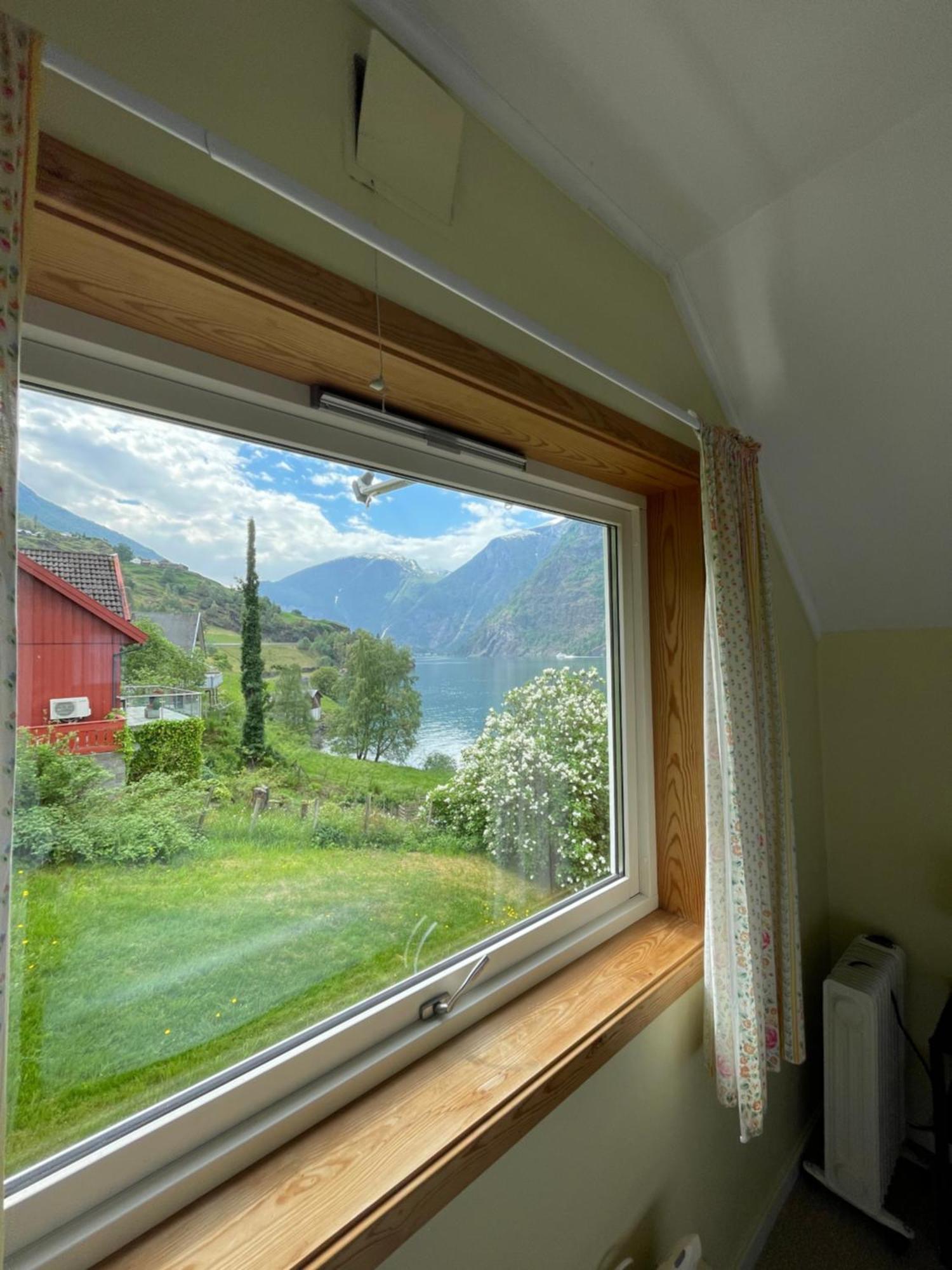 Aurland Feriehus Екстериор снимка